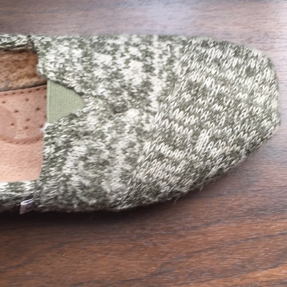 Toms flats size 10 - Picture 2 of 3